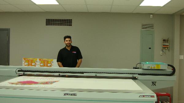 Jay Nazir with new Fuji Acruity Advance UV Flatbed