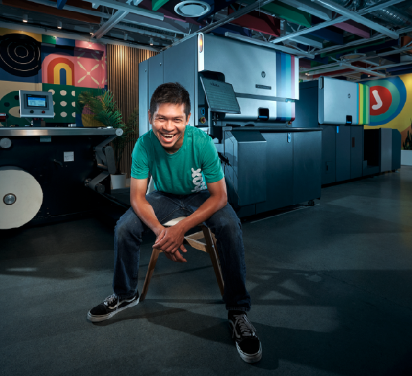 Loredo Rucchin, CEO of Jukebox in front of news HP Indigo press 