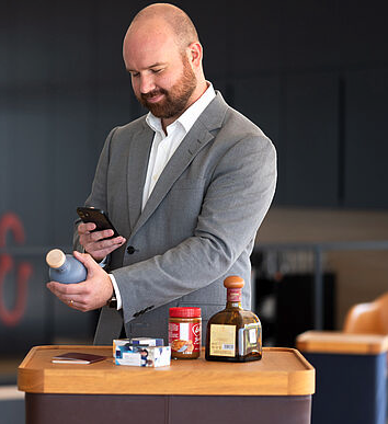 Marc Hunsänger, Director Protection Technologies at Koenig & Bauer Vision & Protection, shows how easy it can be to check security features.